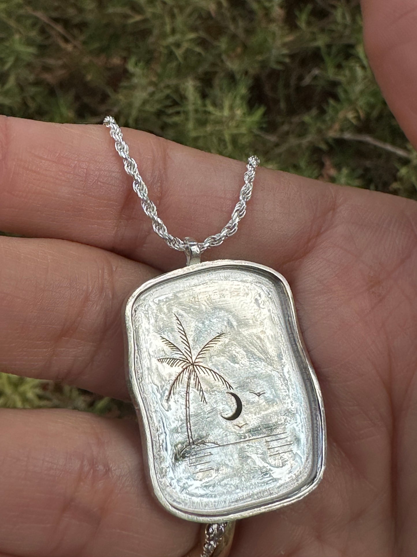 שרשרת חריטה אישית זהב לבן 18k