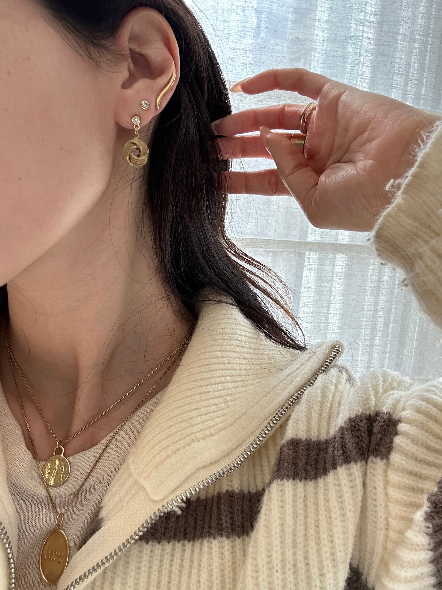 Julie Earring Single 18k Yellow Gold
