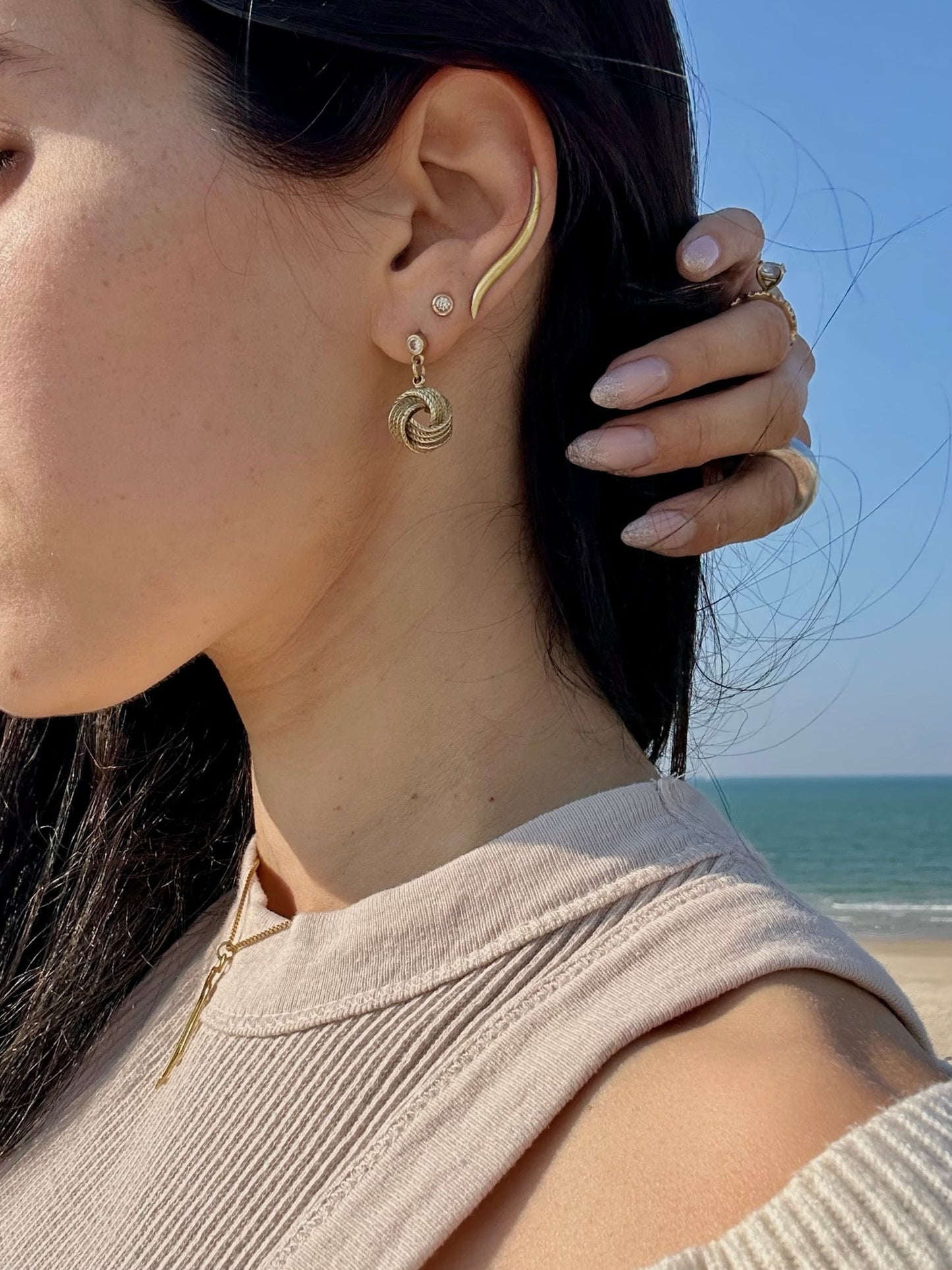 Julie Earring Single 18k Yellow Gold