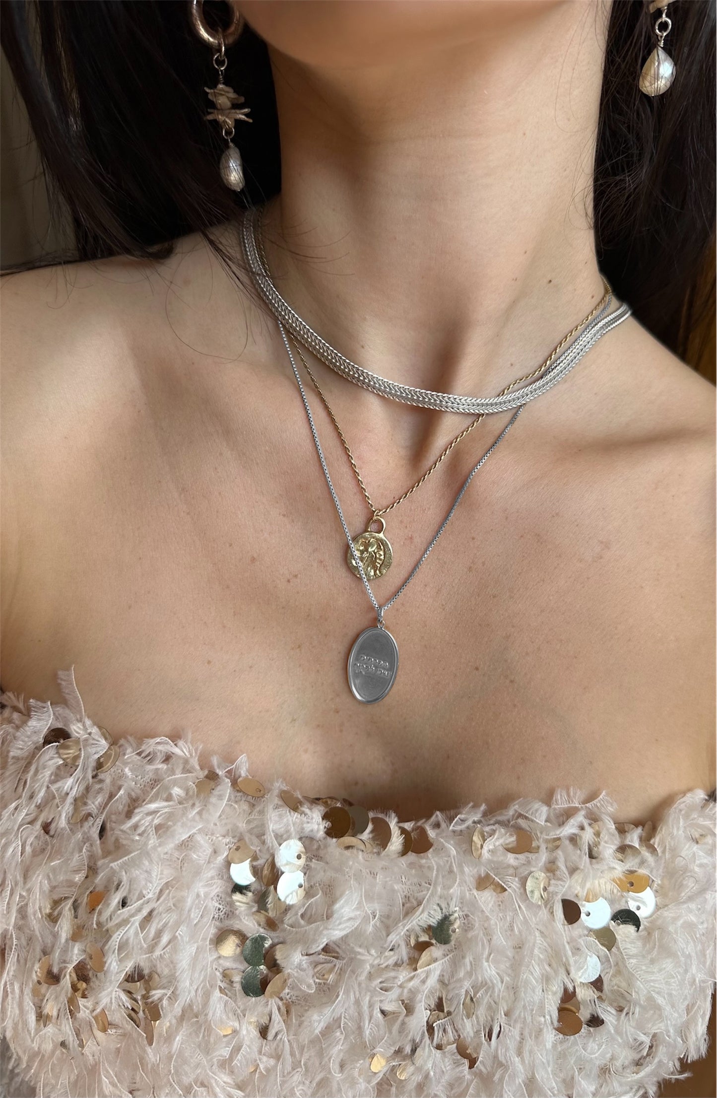 שרשרת הפרחים ישובו לפרוח PLATINUM