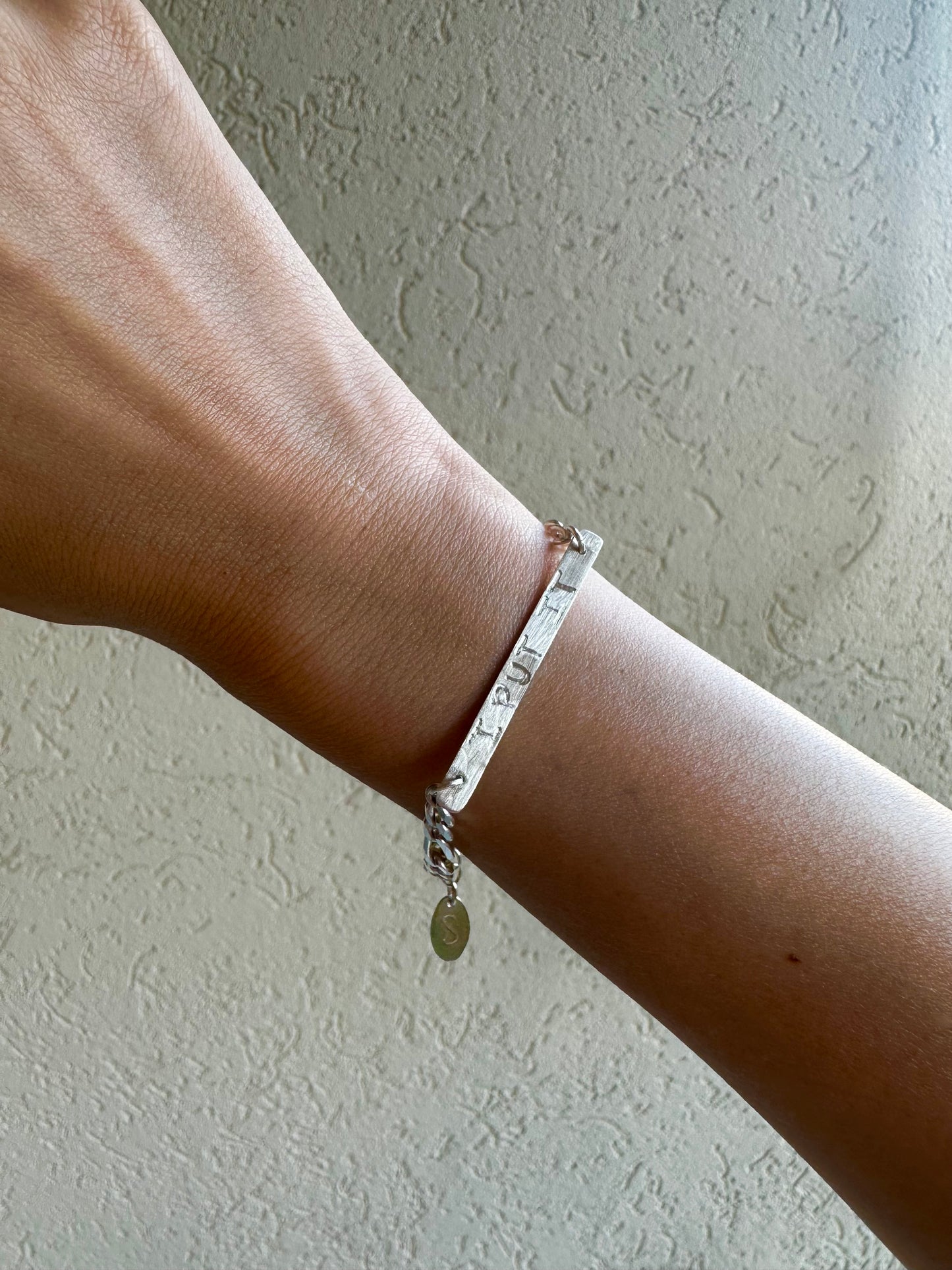 צמיד חריטה אישי כסף גורמט עדין