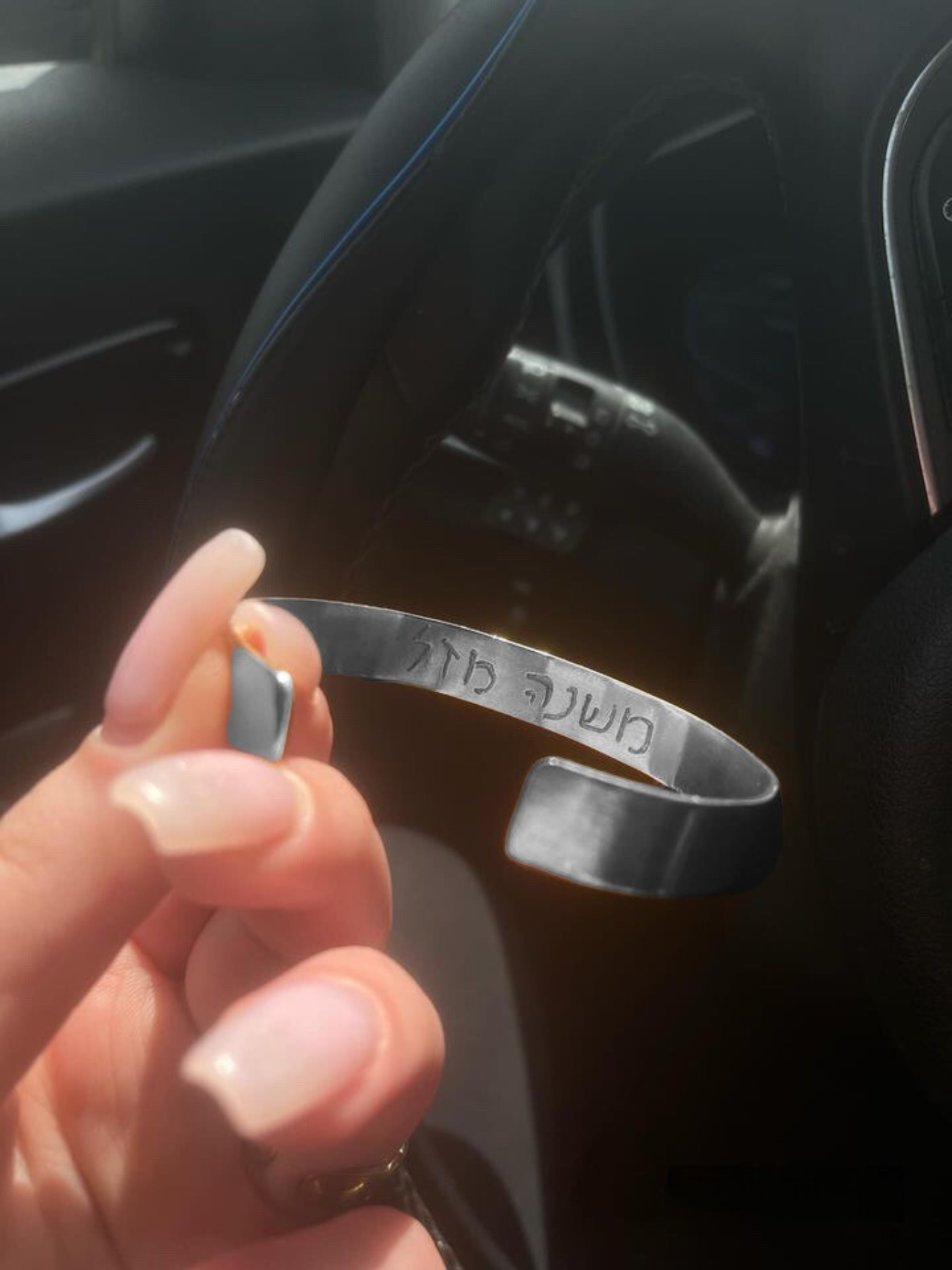 צמיד חריטה אישית קשיח לארג׳ זהב צהוב 18k