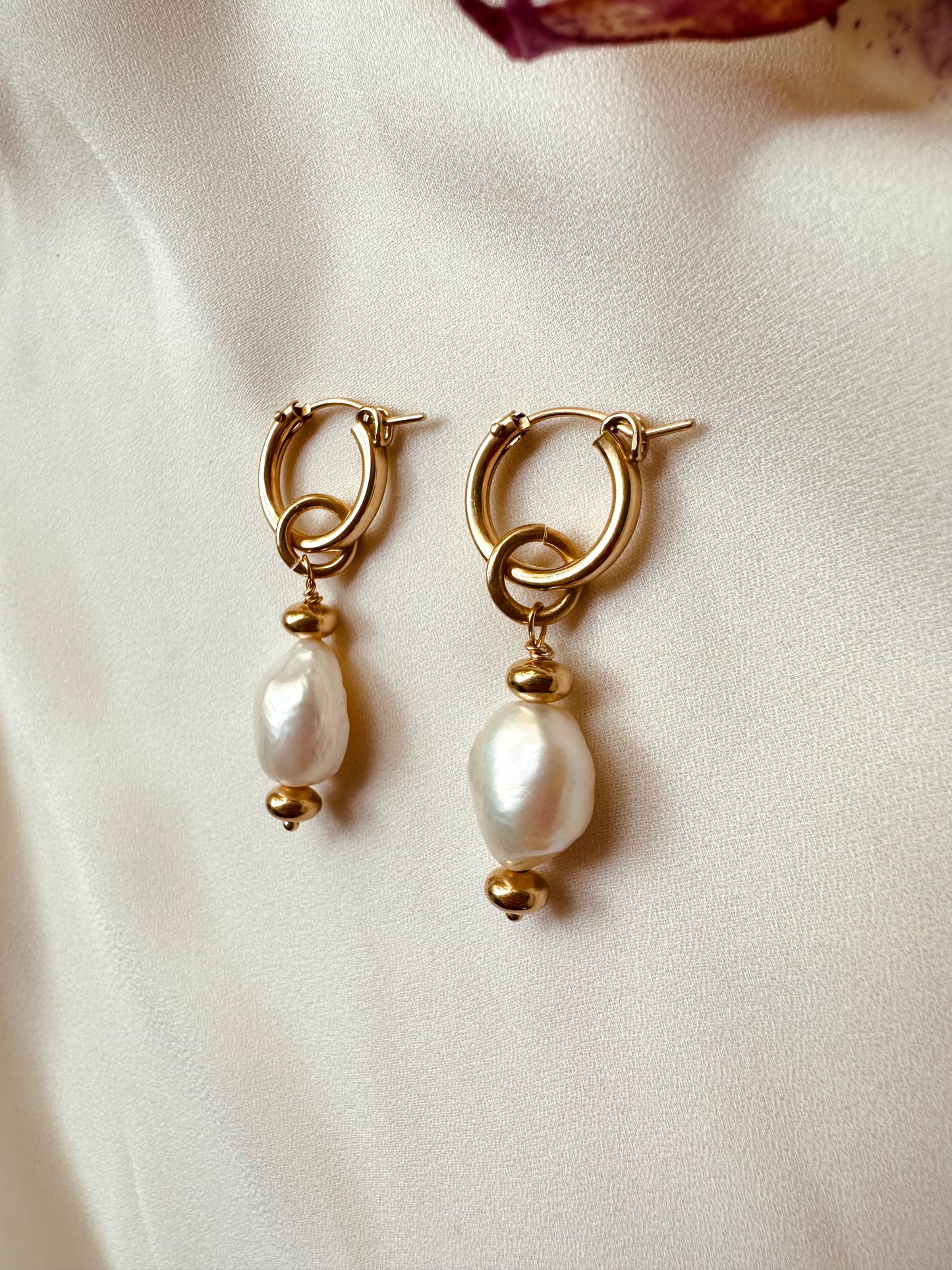 CHERR earrings gold