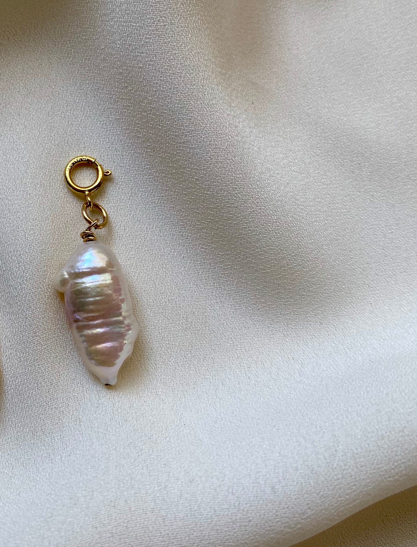 BOHO BAROK PEARL charm gold