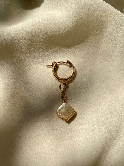 HONEY PERLA gold charm