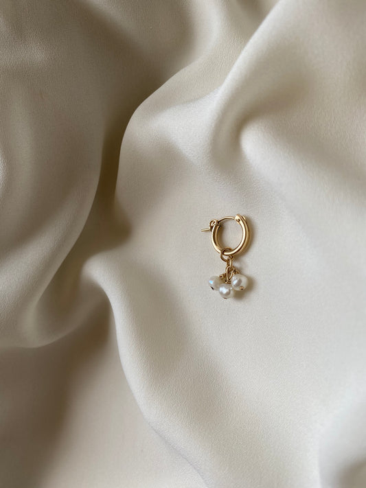 REINA HITANA SINGLE gold