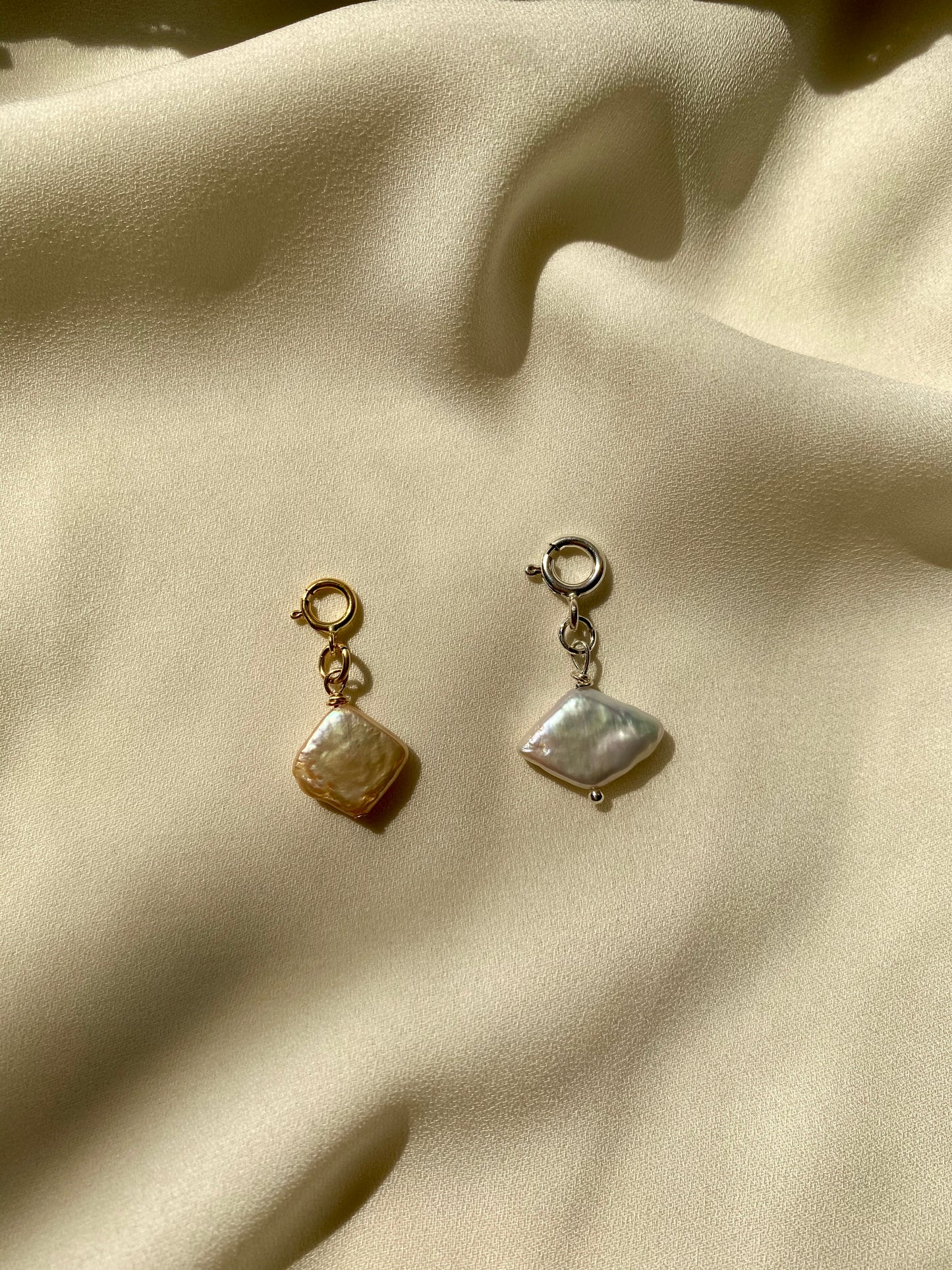 HONEY PERLA gold charm