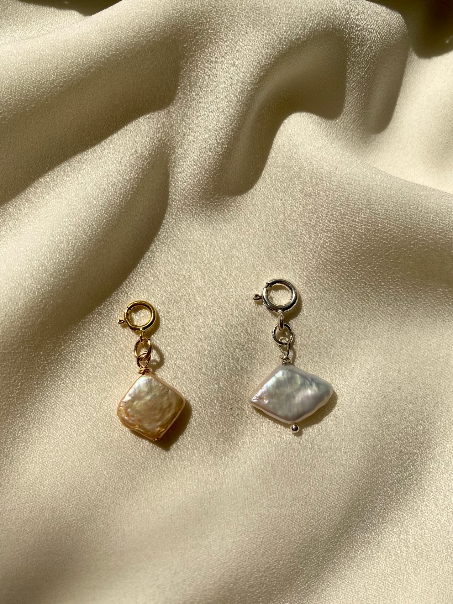 HONEY PERLA gold charm