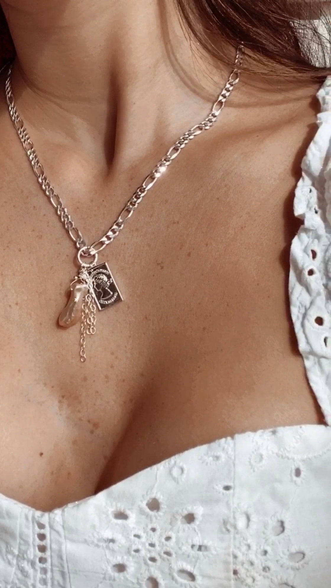 FRIDA necklace silver