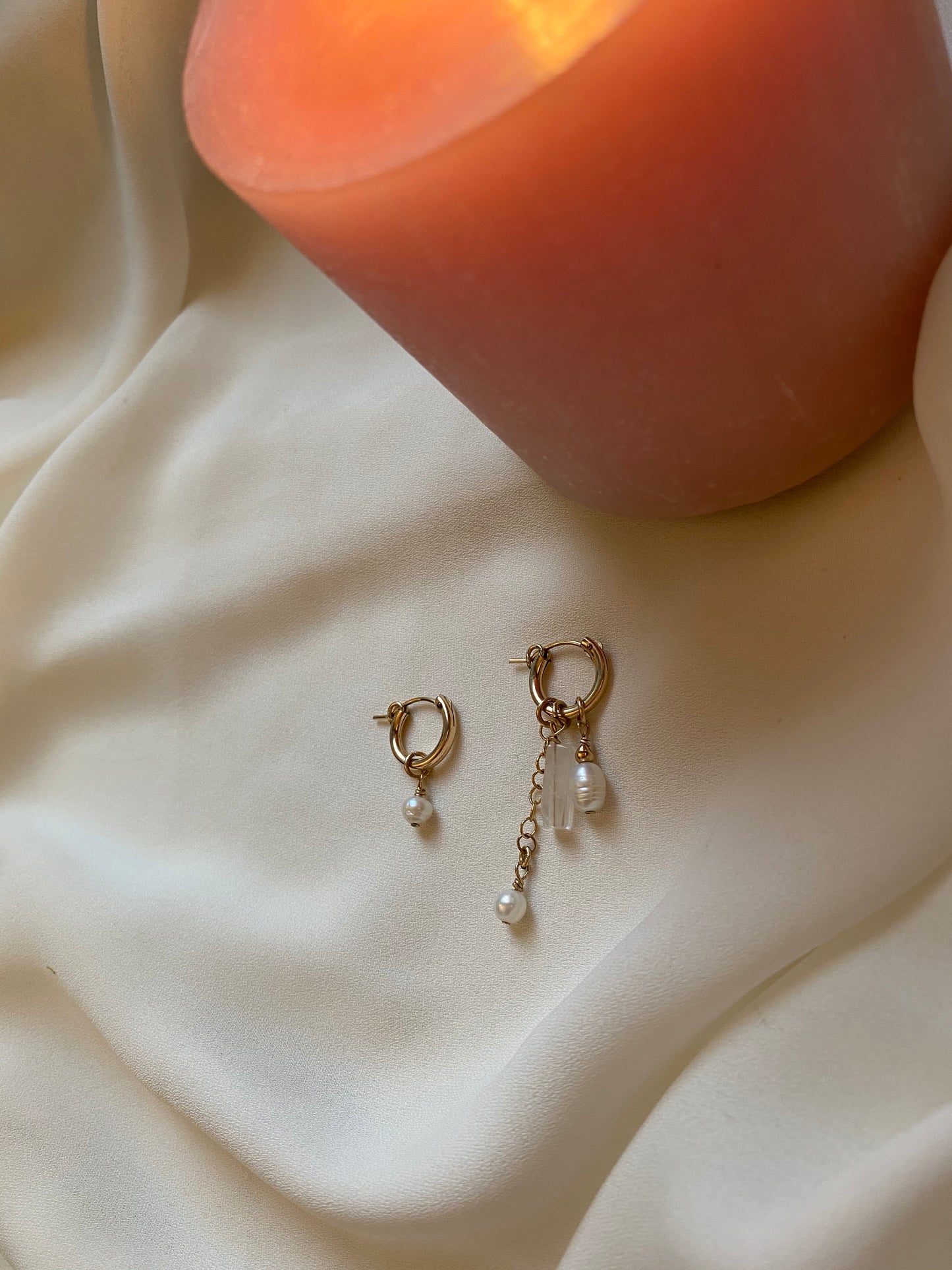 REINA HITANA PAIR earrings gold