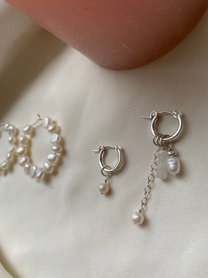 REINA HITANA PAIR earrings gold