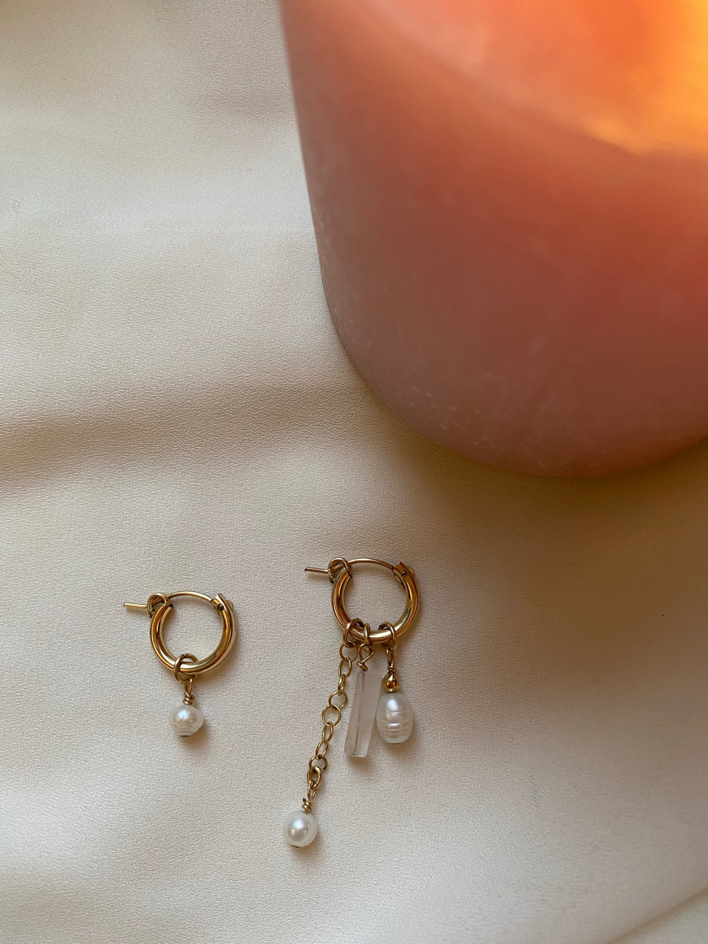 REINA HITANA PAIR earrings gold