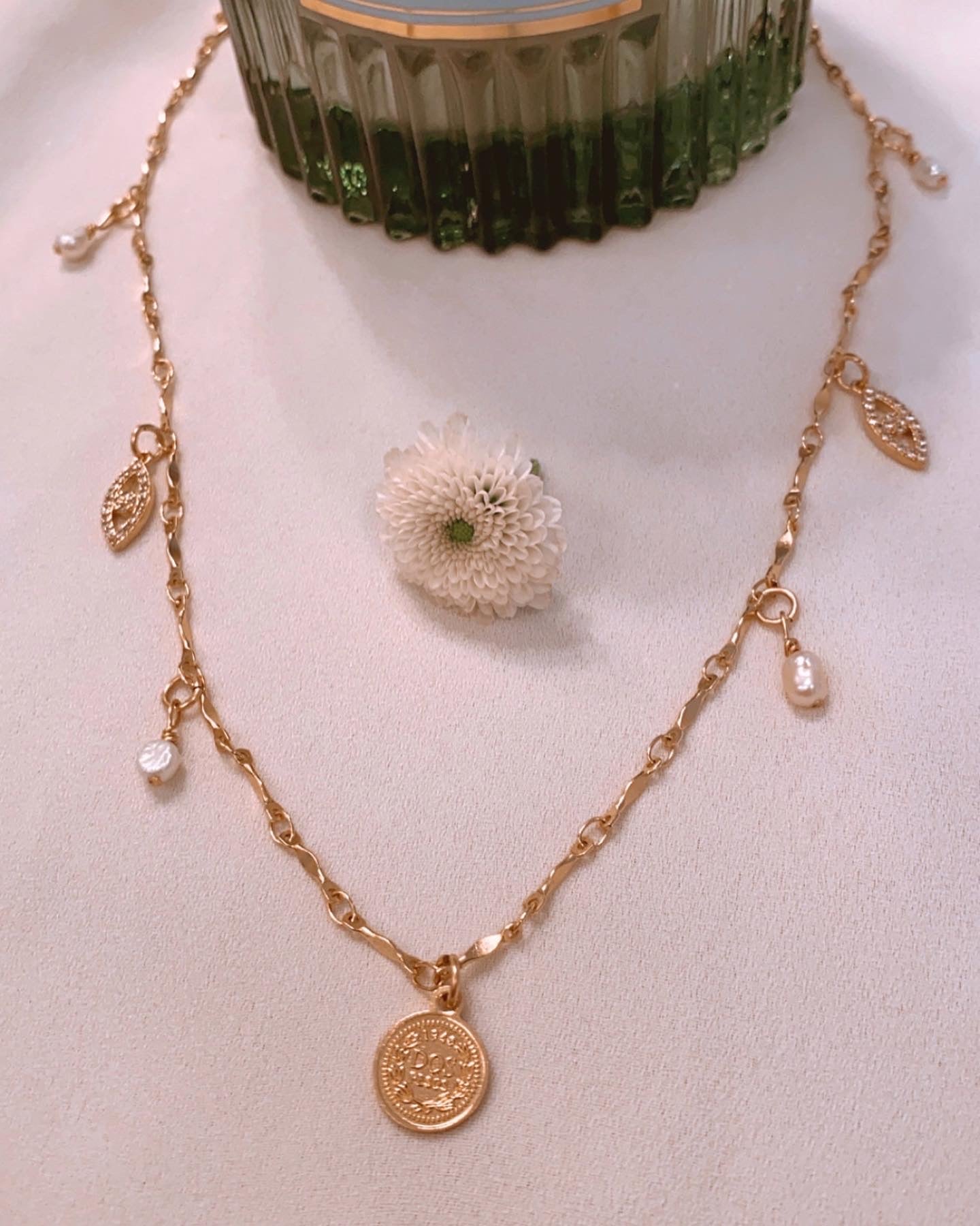 MOON VALLEY necklace gold